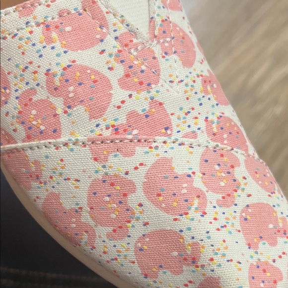Toms Pink Elephant Pattern Animal Circus Cookies Slip-Ons - Womens Size 7.5 - Picture 13 of 13